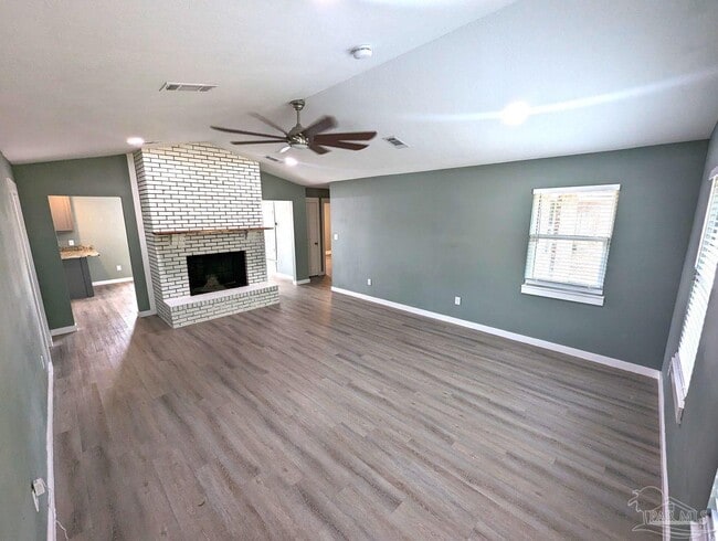 Building Photo - 6045 Hamilton Bridge Rd