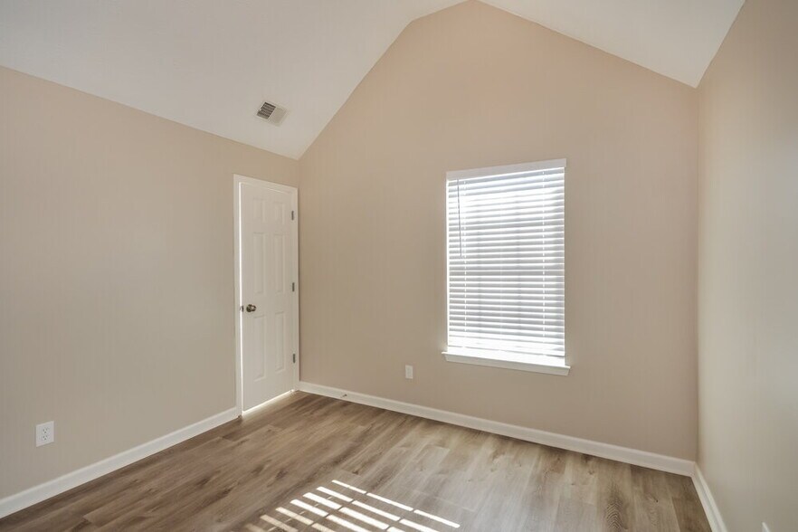 Building Photo - 729 Wood Bend Ct