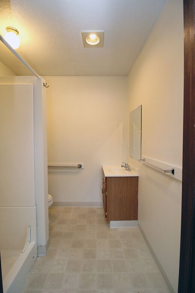 Building Photo - 6630-6630 NE Garfield Ave.