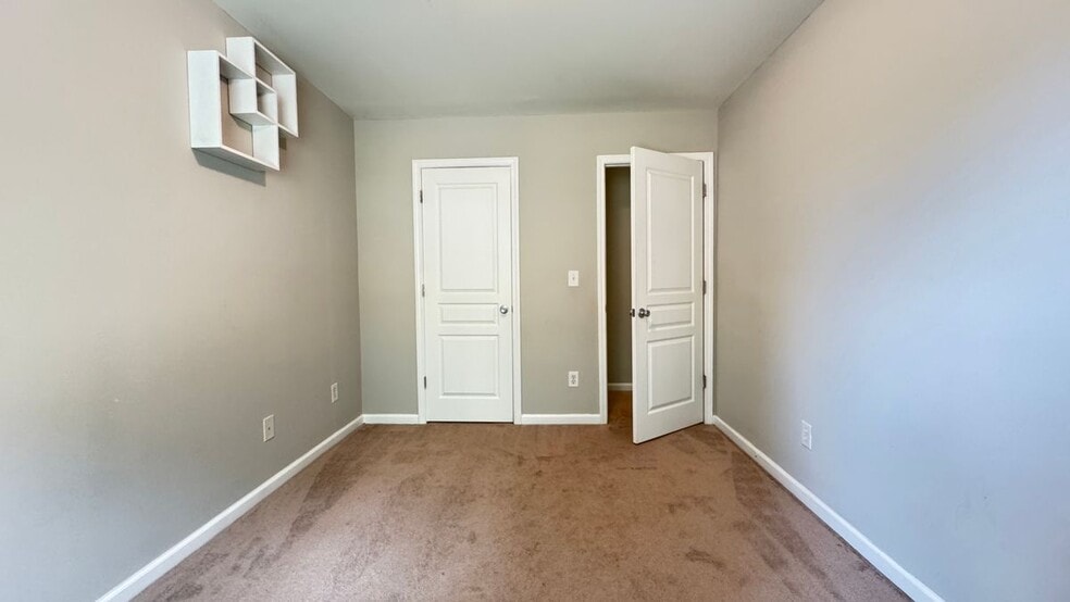 Building Photo - 6190 Elmshorn Way