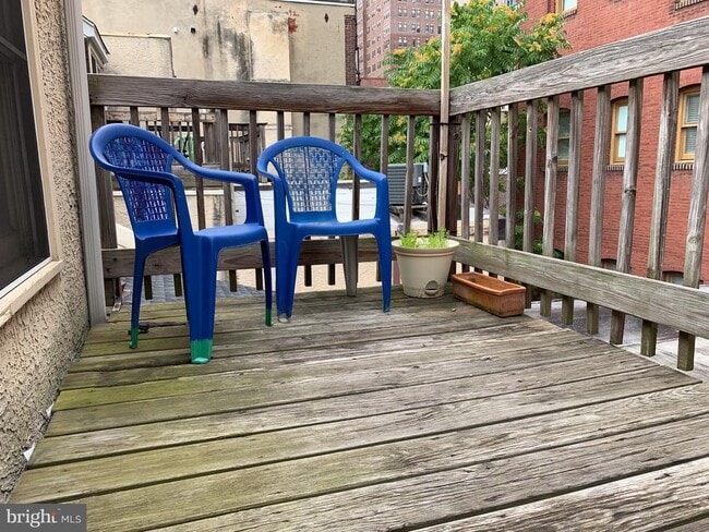 Building Photo - 1207 Locust St