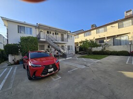 Building Photo - 335 E Providencia Ave