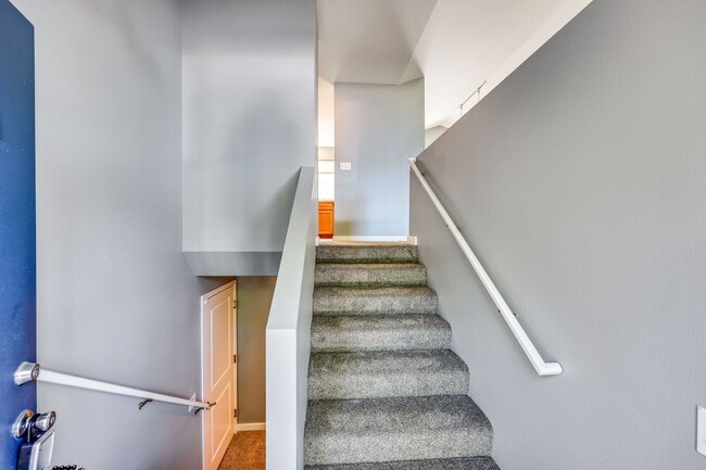 Building Photo - Poulsbo Home