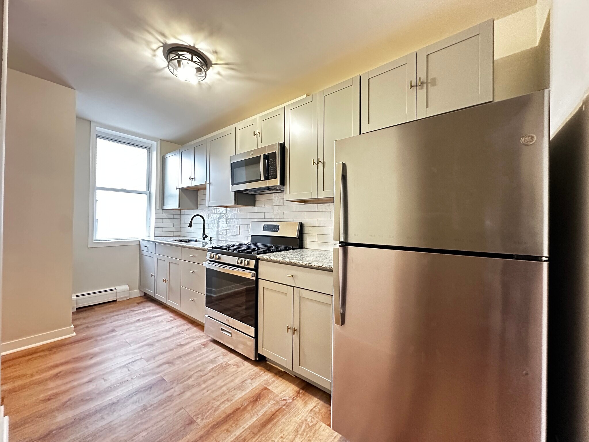 Kitchen - 226 70th St