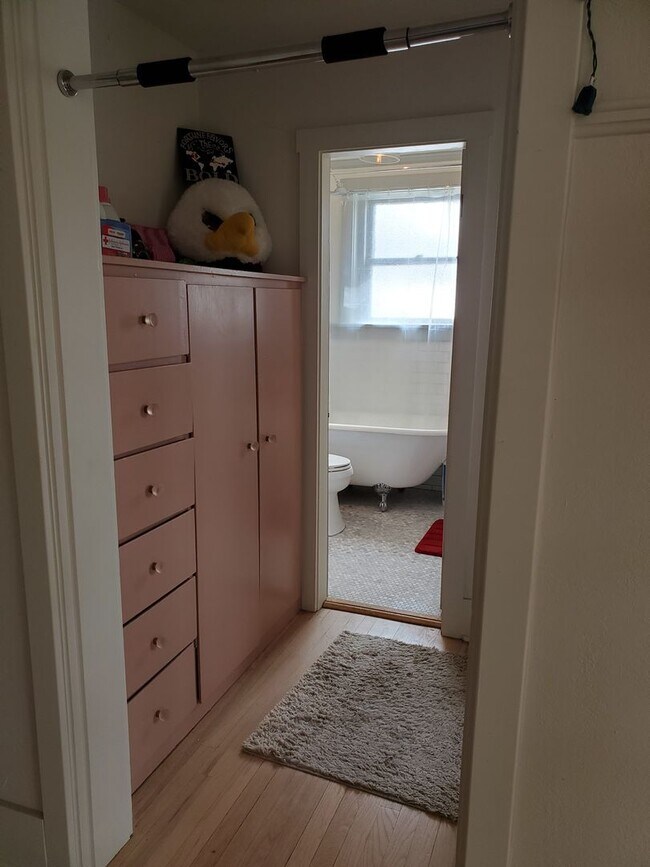 Building Photo - Laurel220 (KC-JF)