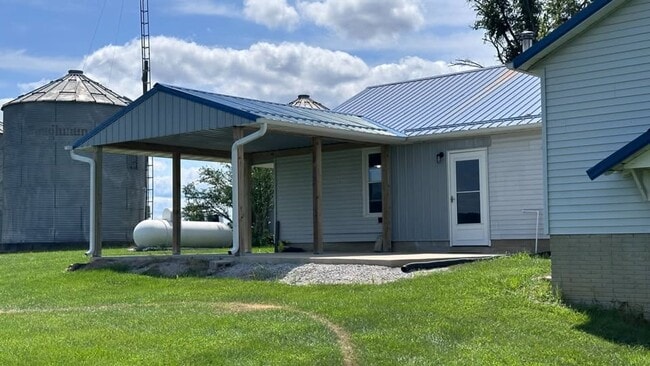 Building Photo - Beautifully Updated Country Home in Iuka, IL