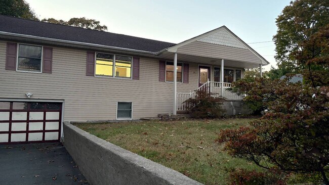 Building Photo - 28 McGaw Ave