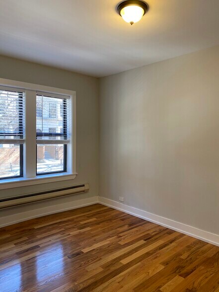 Building Photo - 3732 N Pine Grove Ave