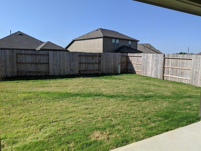 Building Photo - 9510 Summer River Dr