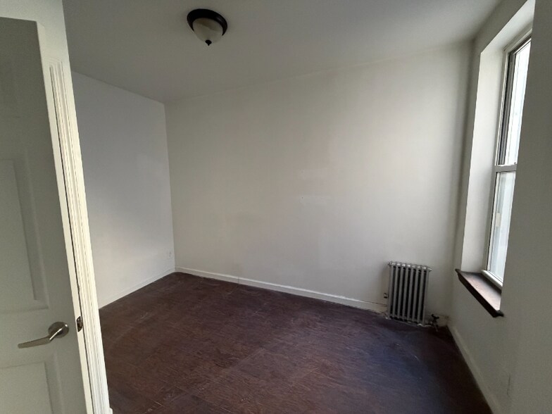 Building Photo - 52 Irving Ave