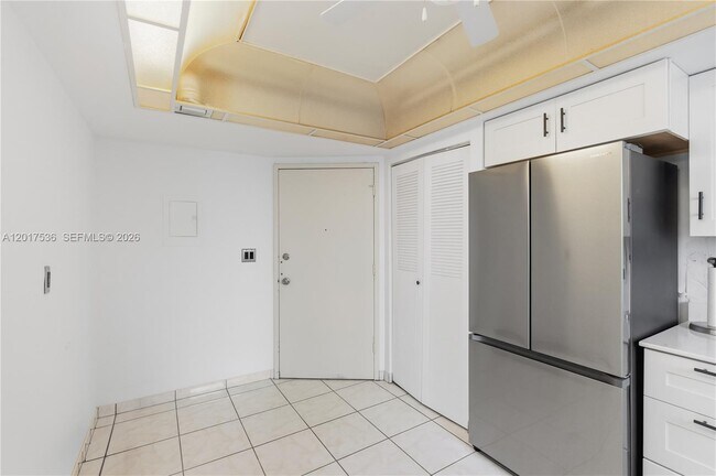 Building Photo - 1351 NE Miami Gardens Dr