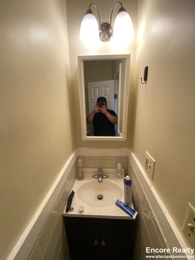 Building Photo - 38 Hemenway St