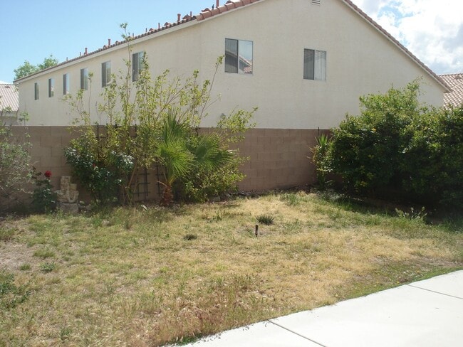 Building Photo - 3734 Solandra St