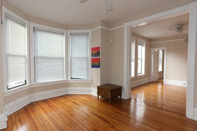 Building Photo - 2271 N Lincoln Ave