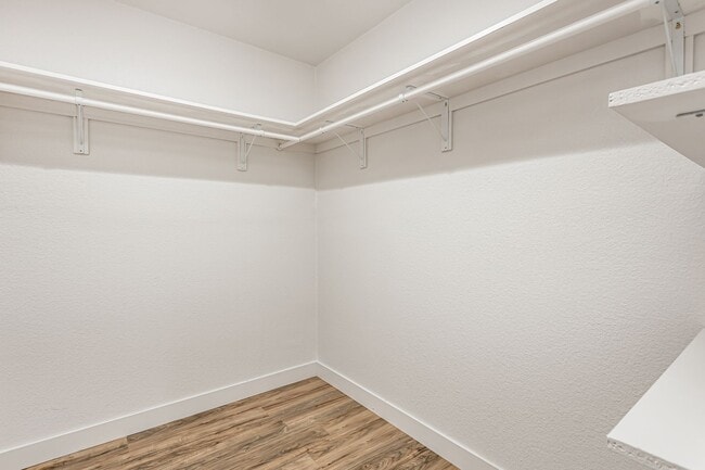 Building Photo - 7401 Valaria Dr