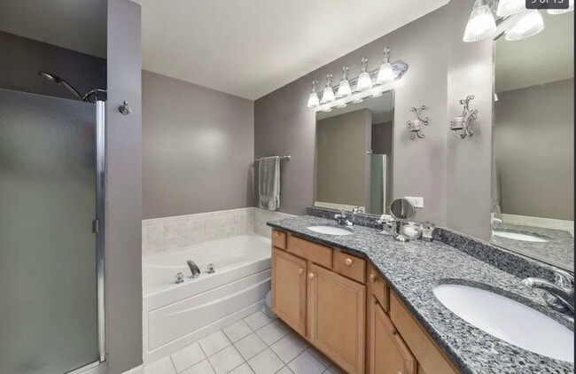 Building Photo - 2221 Sunrise Cir