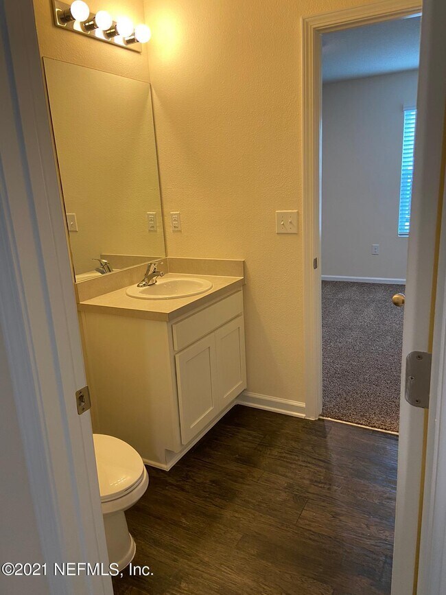 Building Photo - 211 Scotch Pebble Dr