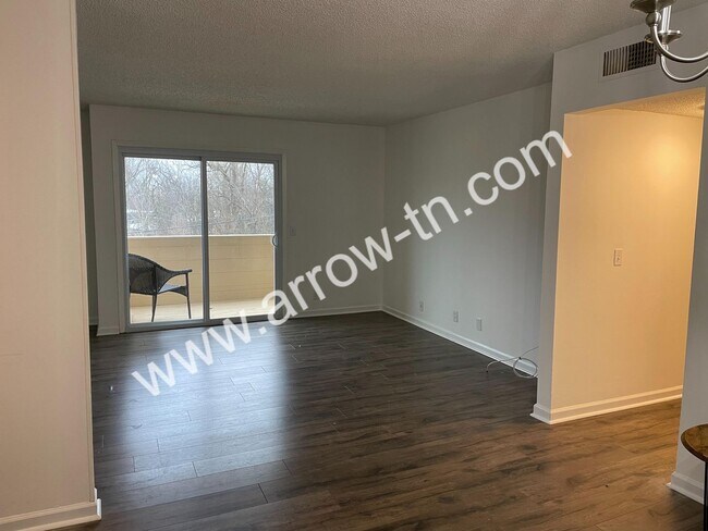 Primary Photo - Awesome 2 Bedroom Condo Near the River!