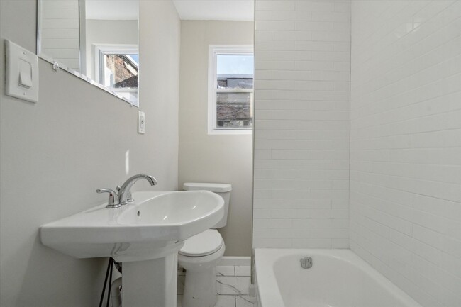 Building Photo - Newly Renovated 3 Bedroom Home