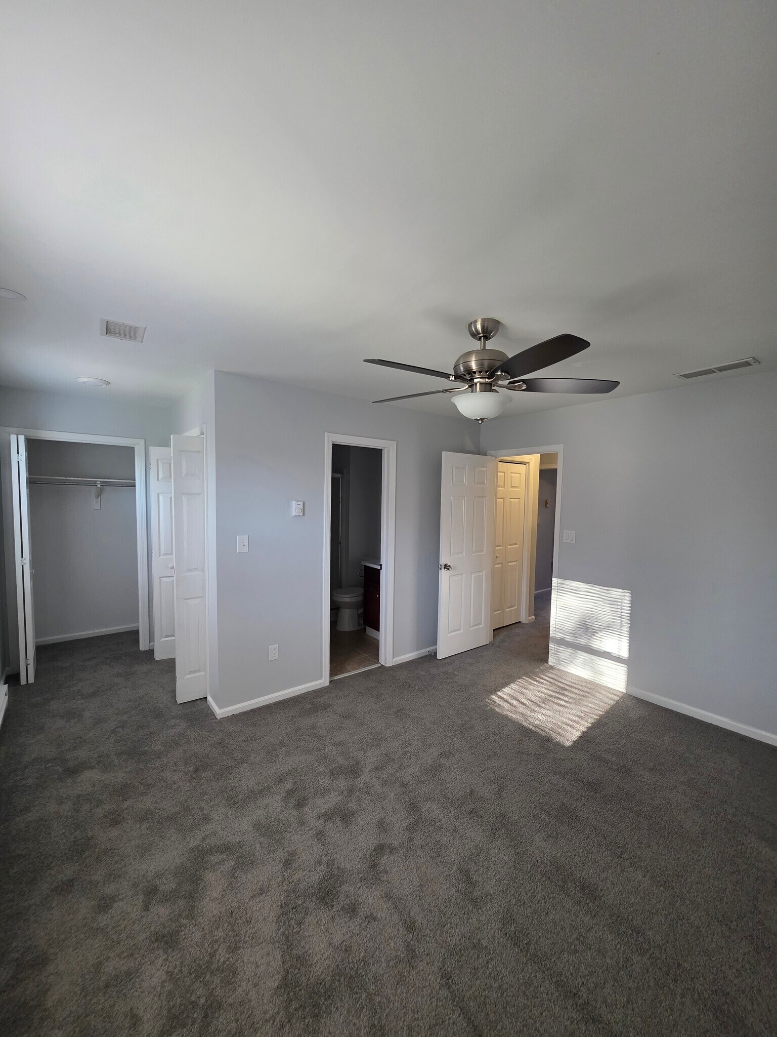 Building Photo - 1930 Cricklewood Cv