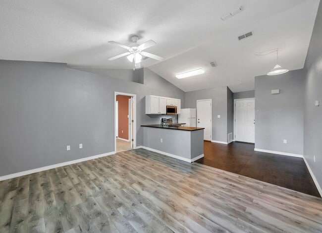 Building Photo - 109 Cabana Way