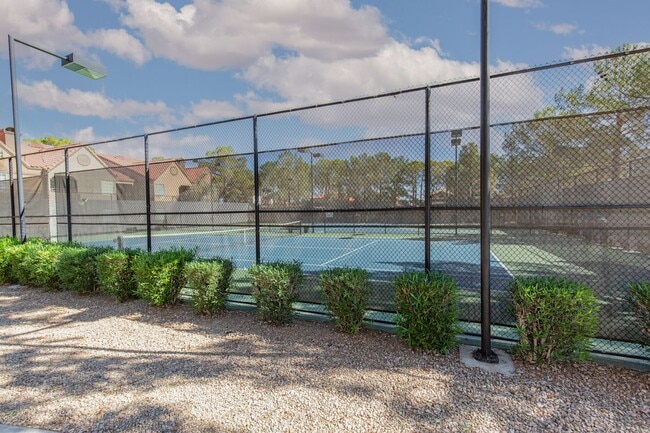 Building Photo - 3 Bedrooms Condo in a Guard Gated Summerlin Community