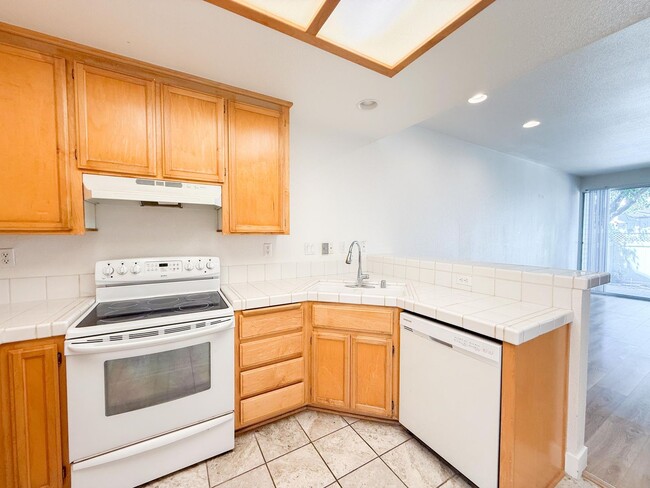Building Photo - 2527 Baywood Way