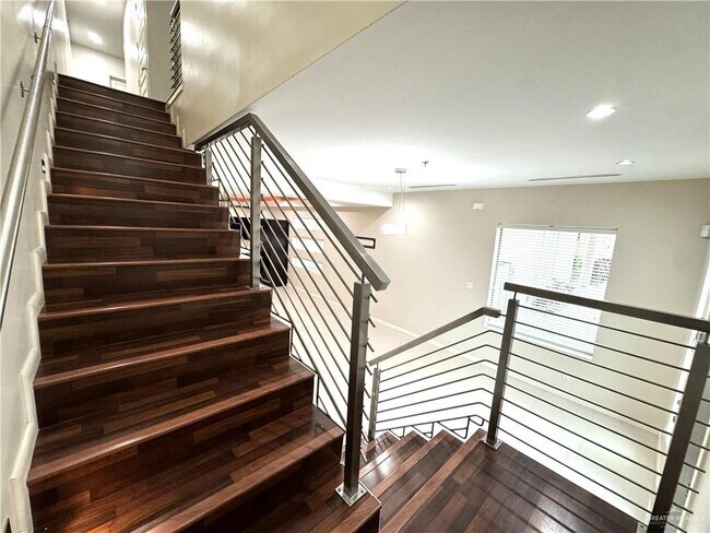 Building Photo - 5112 W Expy 83