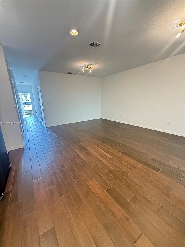 Building Photo - 4029 NW 11 Dr