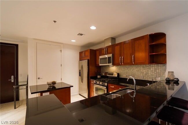 Building Photo - 4525 Dean Martin Dr