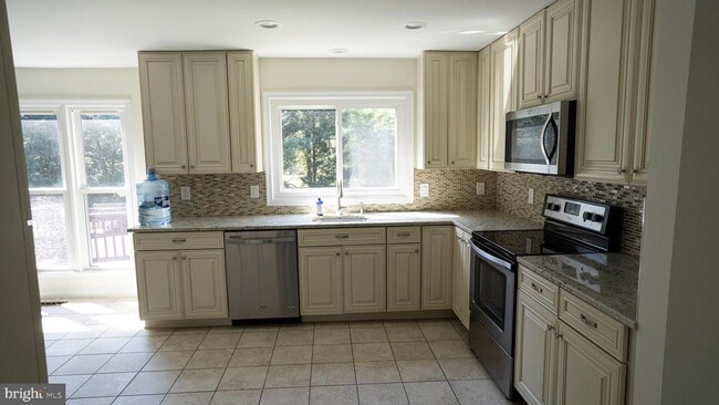 Building Photo - 10854 Monticello Ct