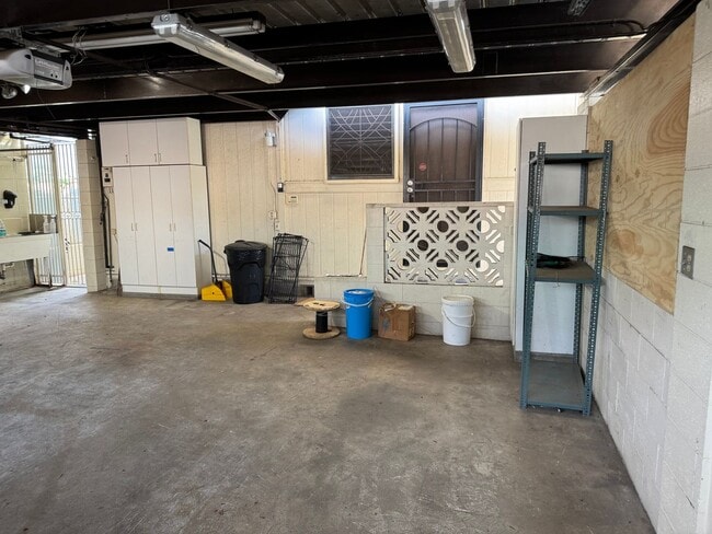 Building Photo - Single family home on Gulick Ave in walking distance to business district