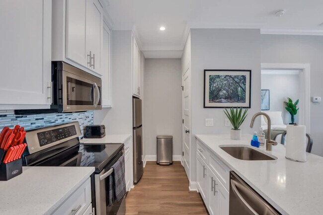 Building Photo - 306 W Gaston St