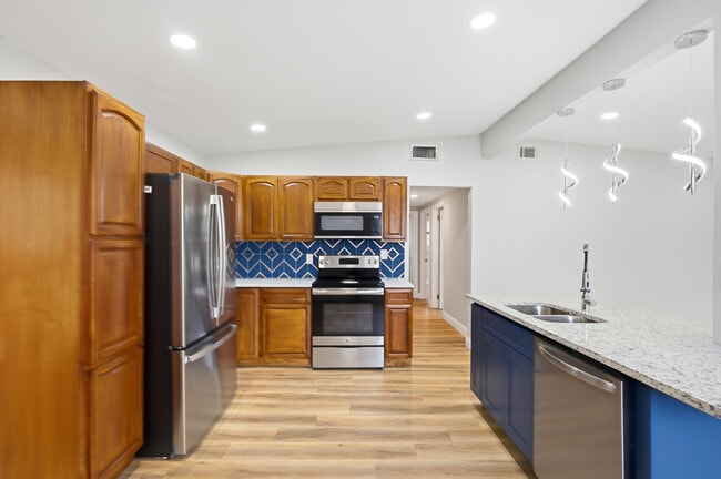 Building Photo - 937 La Marche Dr