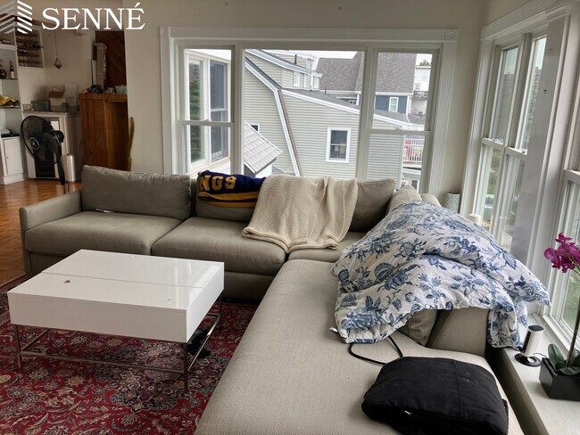 Building Photo - 71 Grovers Ave