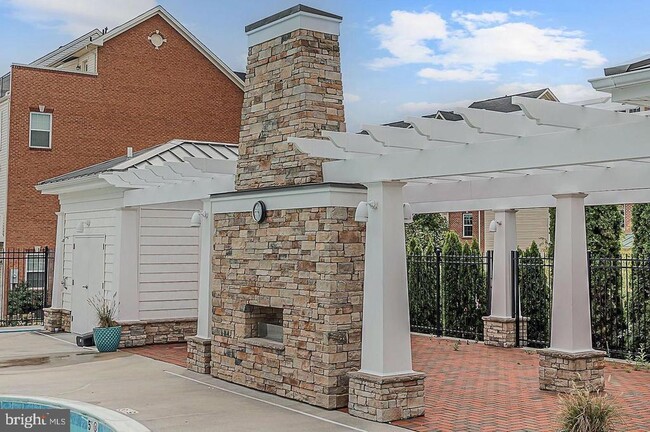 Building Photo - 7049 Banbury Dr