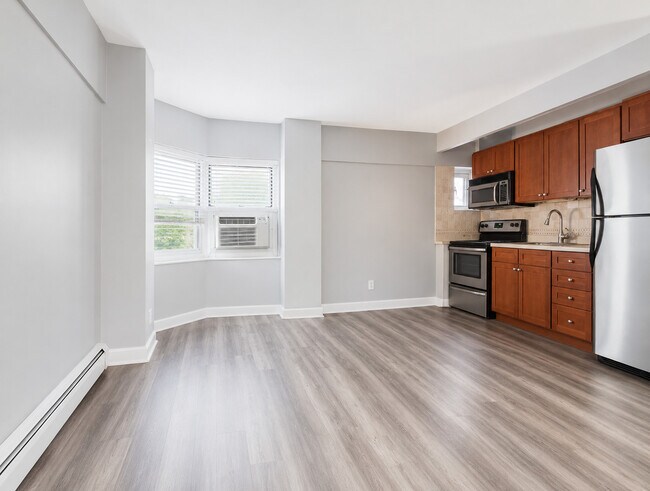 Building Photo - 4960 N Marine Dr