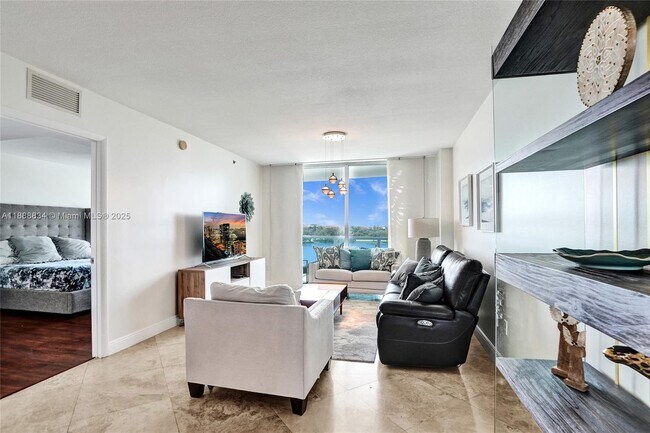 Building Photo - 2681 N Flamingo Rd