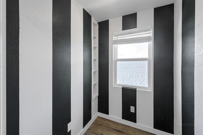 Building Photo - 7138 Clearwater Cv Dr