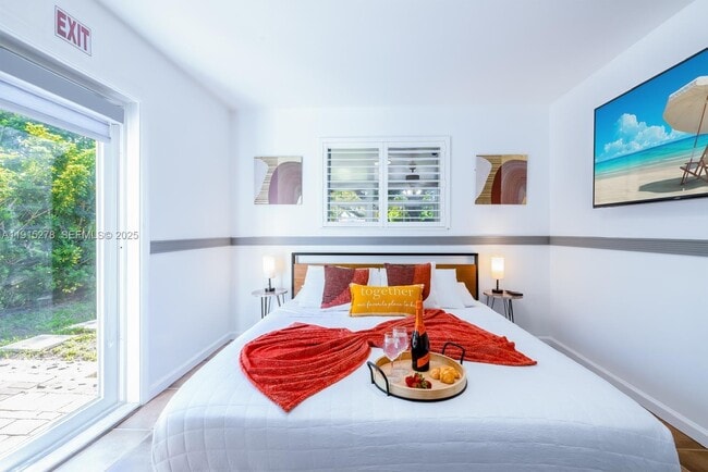 Building Photo - 312 N Luna Ct