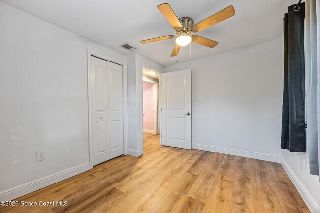 Building Photo - 826 Newfound Harbor Dr