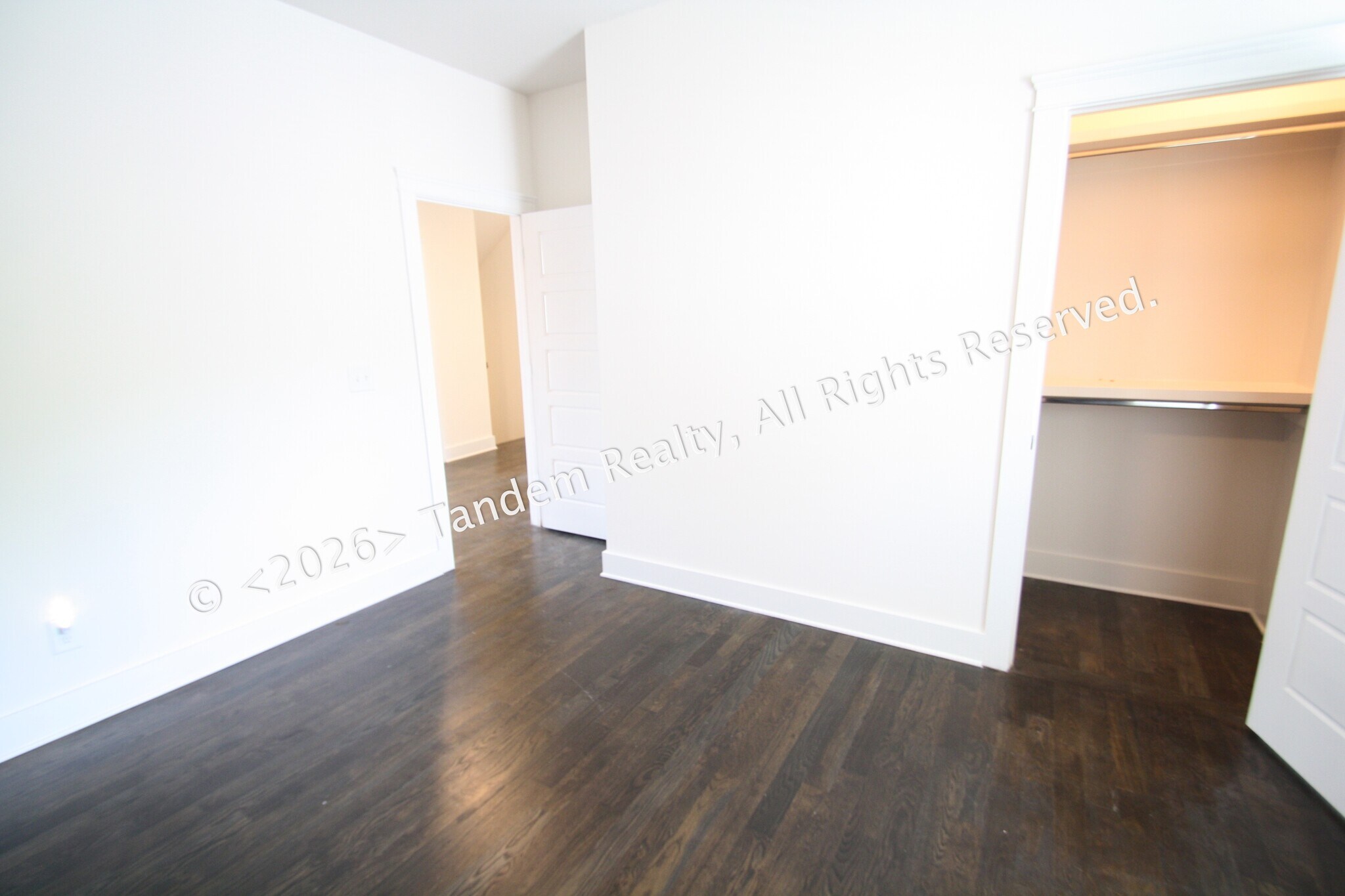 Building Photo - 526 Wedgewood Ave