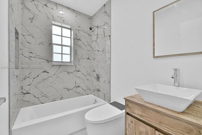 Building Photo - 1445 NW 6th Ave