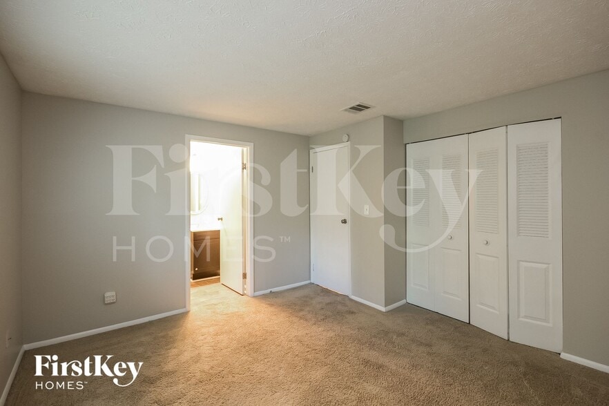 Building Photo - 5225 Martins Crossing Rd