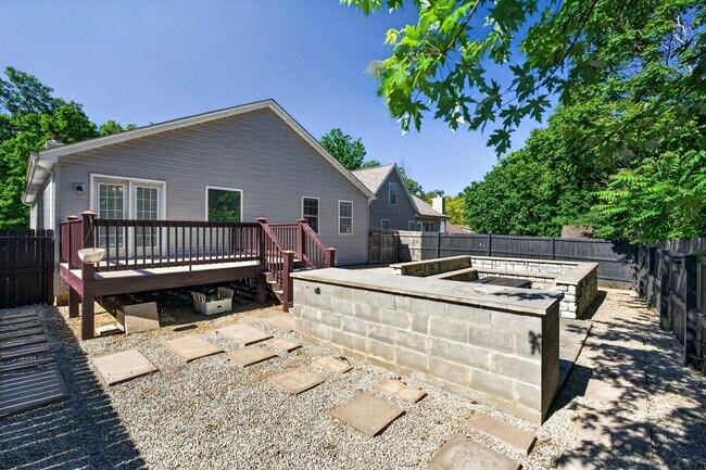 Building Photo - 11304 Cox Ave