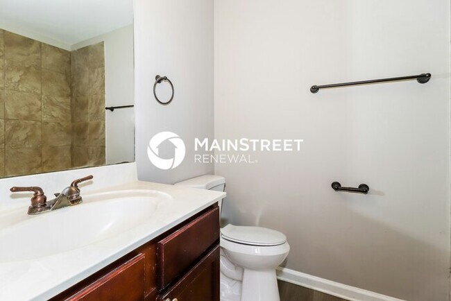 Building Photo - 4 Bedroom Pet-Friendly Home in Memphis, TN with Main Street Renewal