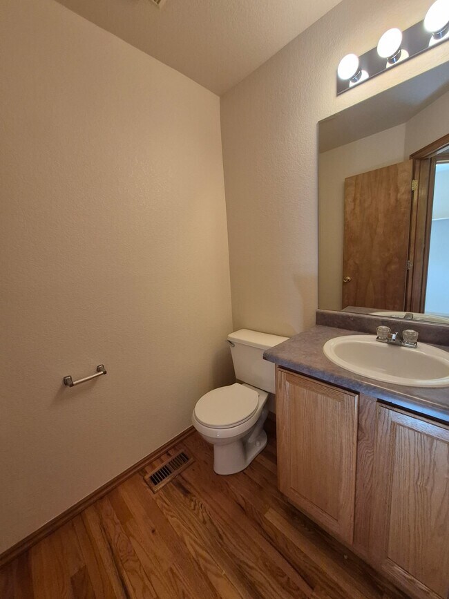 Building Photo - 3428 E 106th Ct