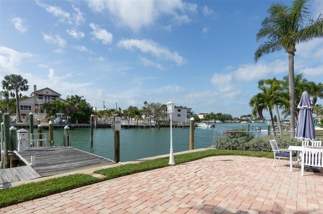 Building Photo - 11820 Capri Cir S