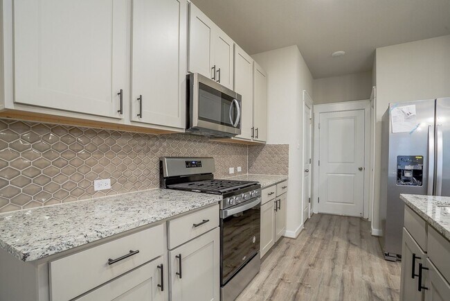 Building Photo - Lock-&-Leave Living in Pflugerville! 3BR T...