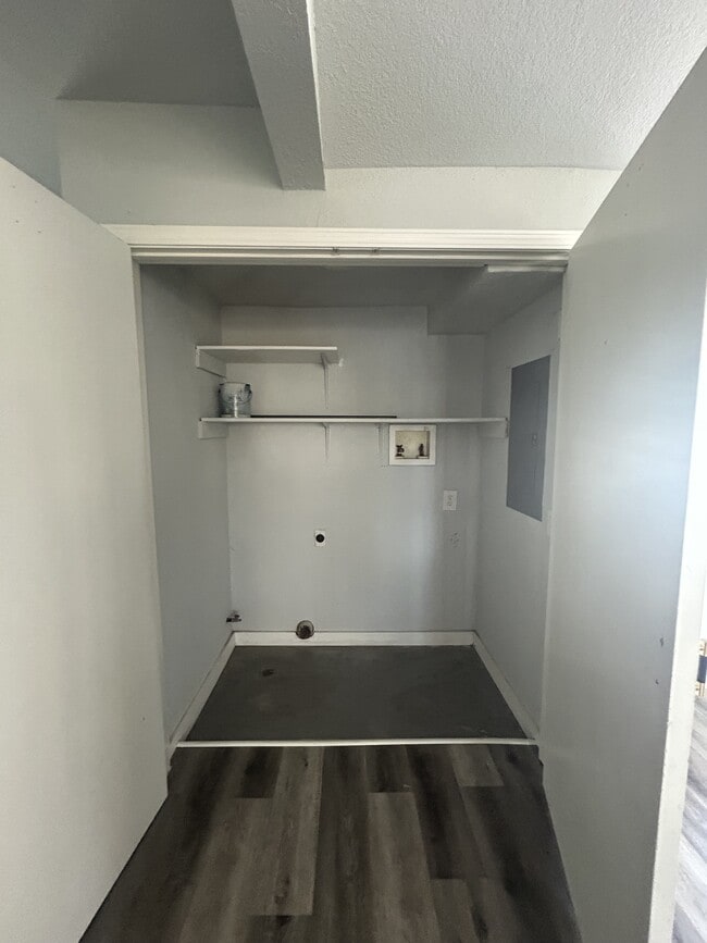 Building Photo - 1208 Alexander St